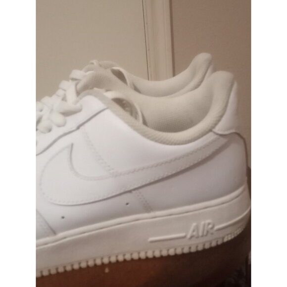 2022 NIKE AIR FORCE 1 '07 LOW TRIPLE WHITE LEATHER CW2288-111 11.5 - Picture 11 of 15